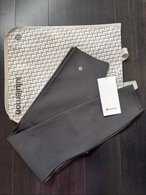 LULULEMON GLOW UP SHR TIGHT 25” in GRAPHITE GRAY SZ 8 NWT